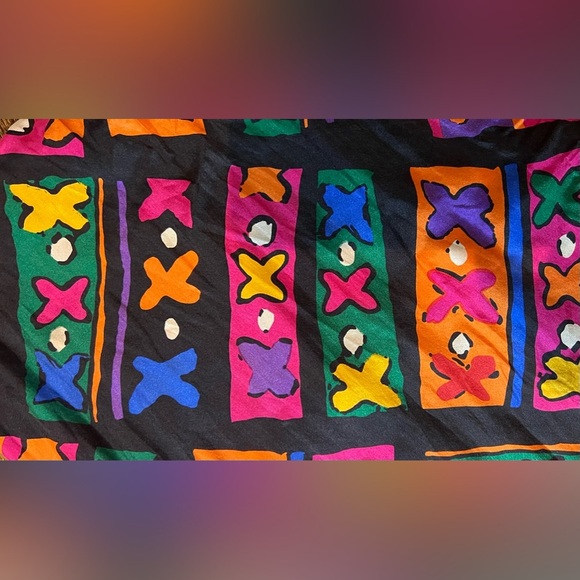 VINTAGE: Stephanie by Suzelle | Abstract Pop Art
To Wear Silk Scarf - Picture 2 of 7